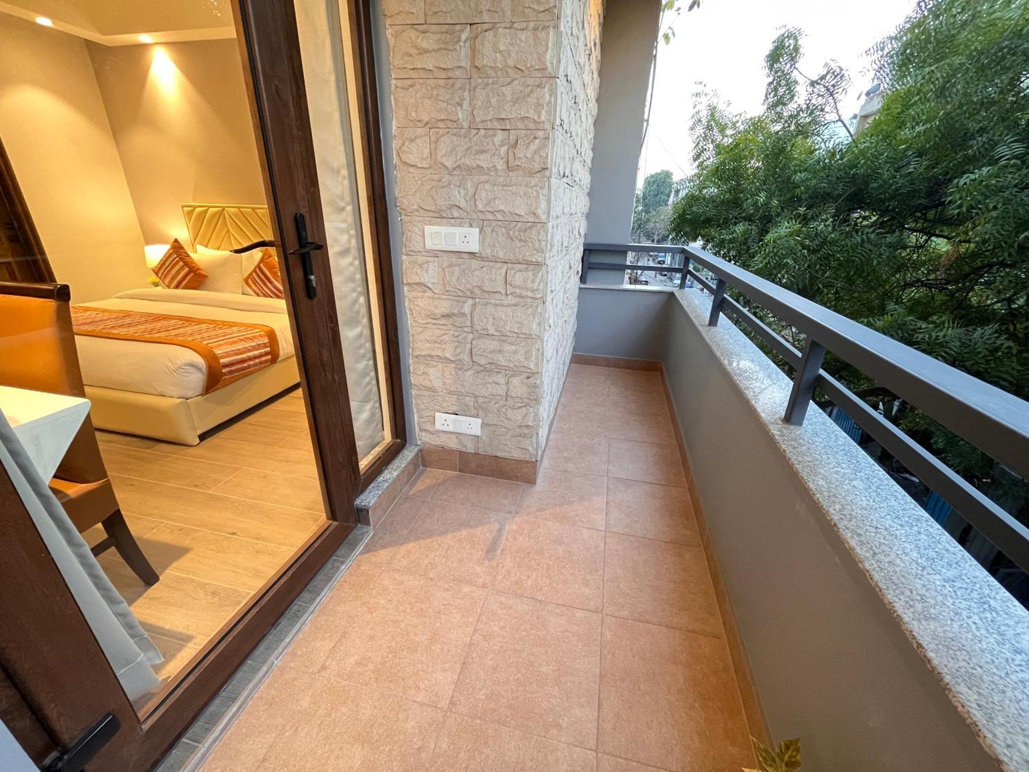 Hotel Gianmala Residency South Extension Near Aiims Delhi Nowe Delhi Zewnętrze zdjęcie
